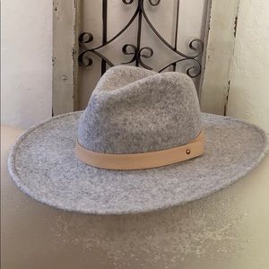 Grey casual hat